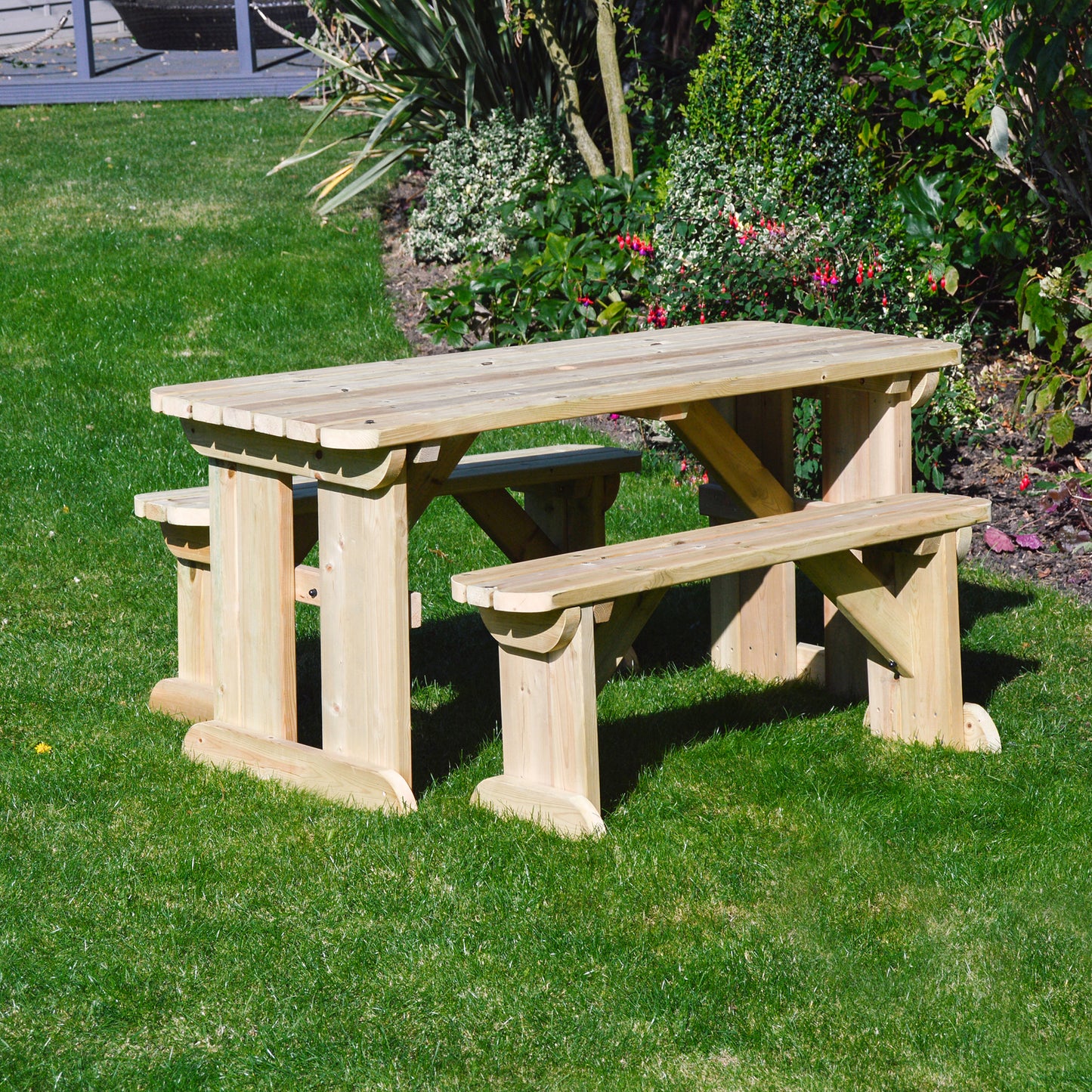 Tinwell Picnic Table And Bench Set