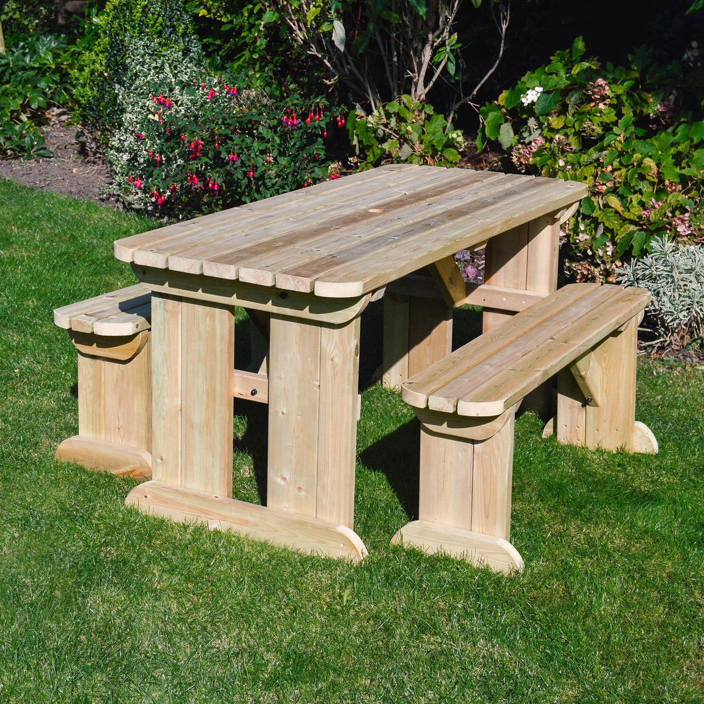 Tinwell Picnic Table And Bench Set